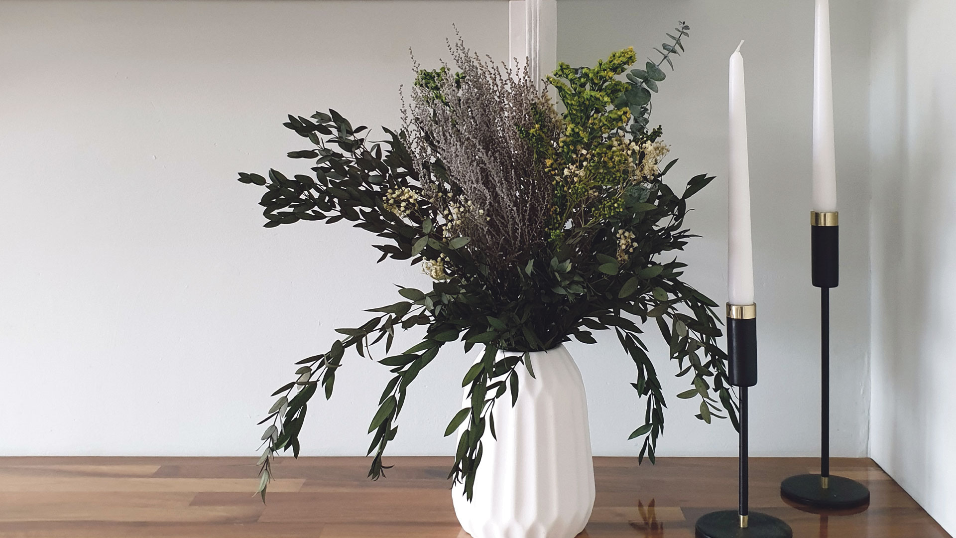 Win a custom preserved flower bouquet or arrangement, worth £150!